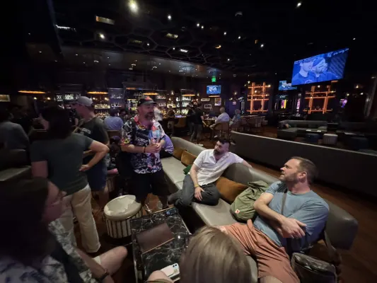 BurbSec|Las Vegas IRL Photo 13