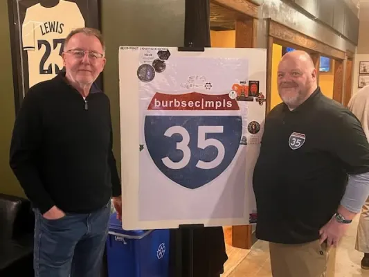 BurbSec|Minneapolis IRL Photo 90
