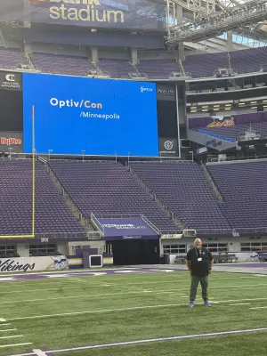 BurbSec|Minneapolis IRL Photo 113