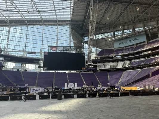 BurbSec|Minneapolis IRL Photo 114